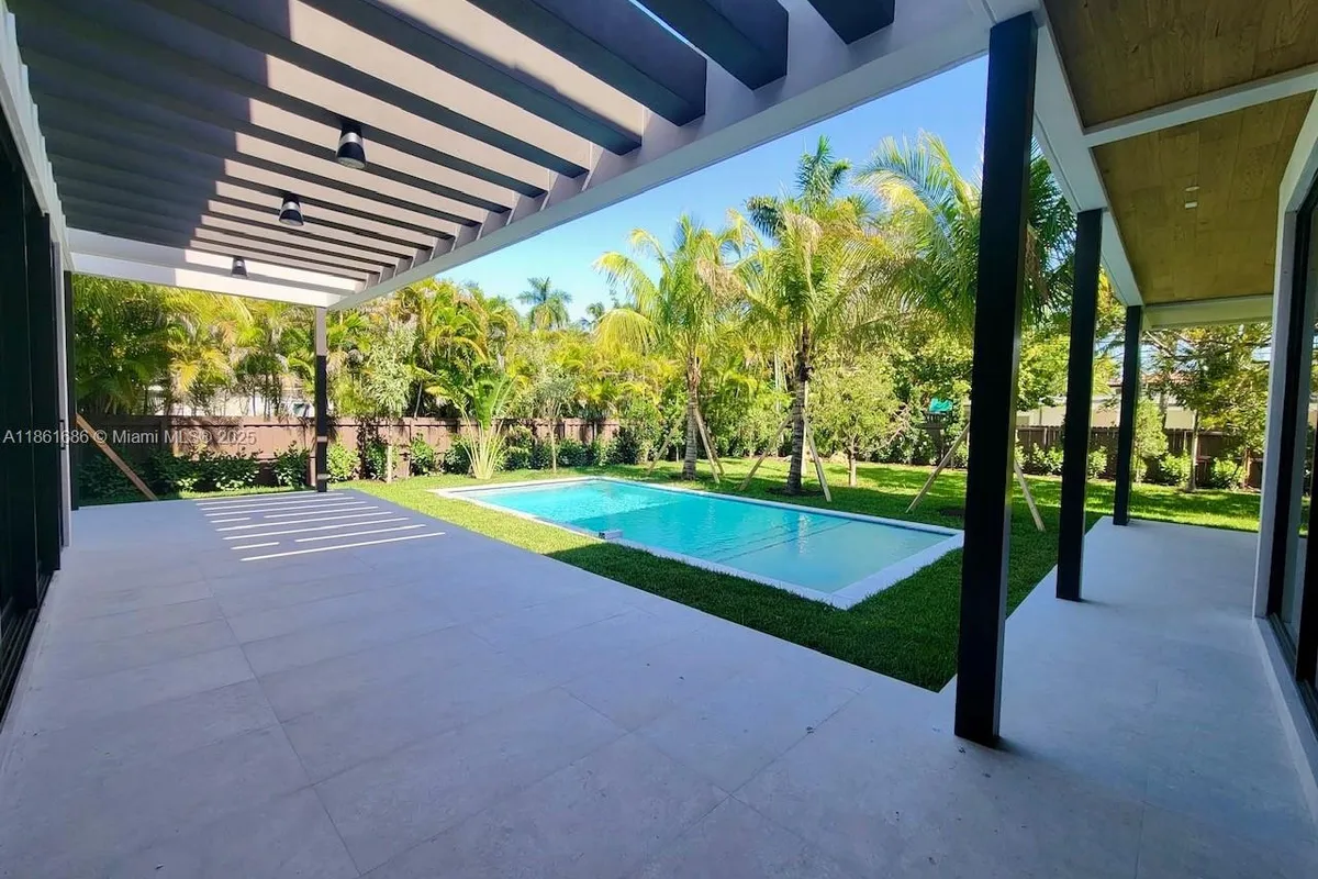 6250 SW 78th St, South Miami FL 33143