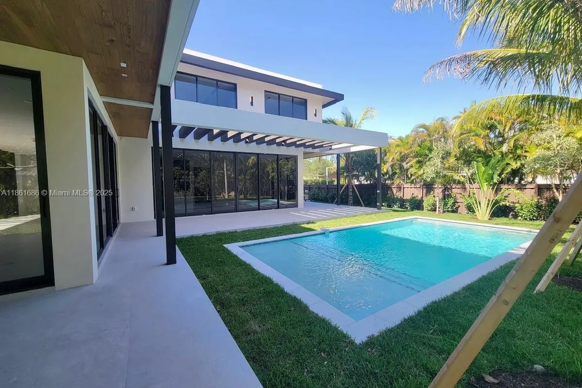 6250 SW 78th St, South Miami FL 33143