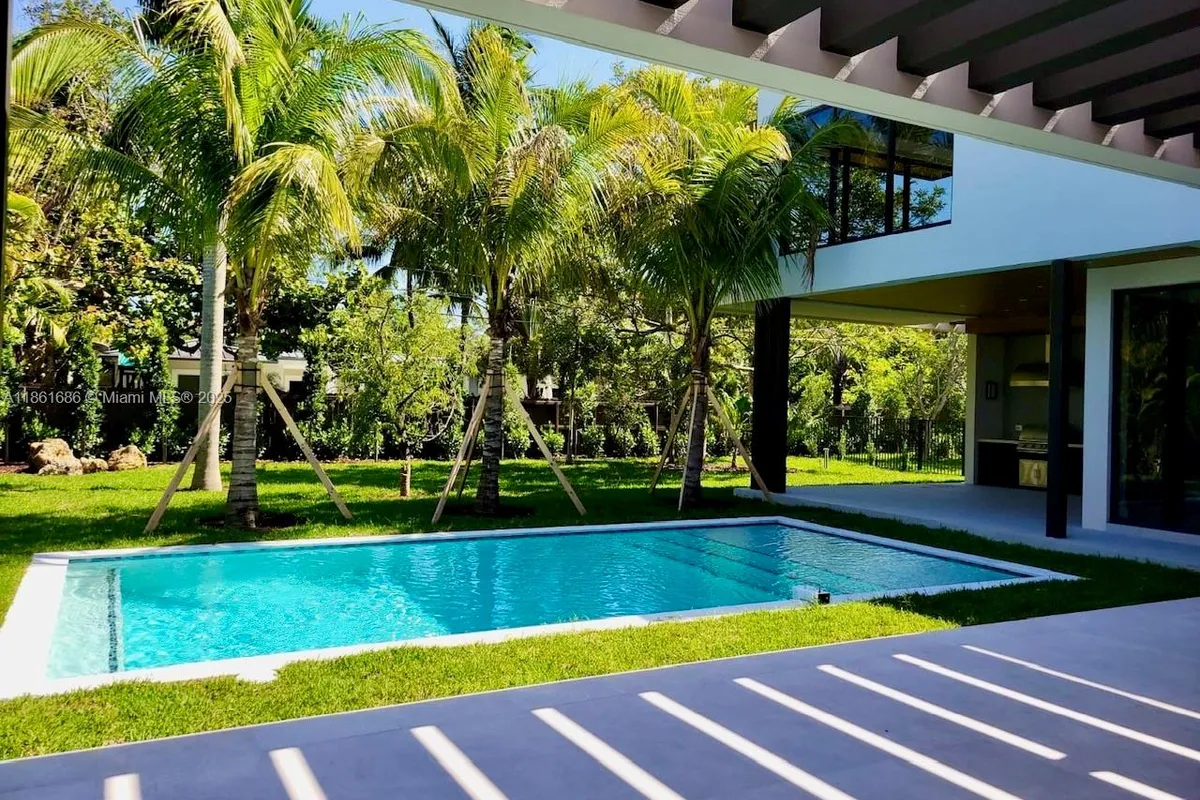 6250 SW 78th St, South Miami FL 33143