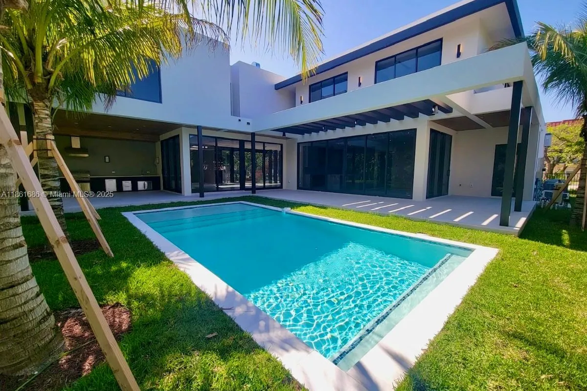 6250 SW 78th St, South Miami FL 33143