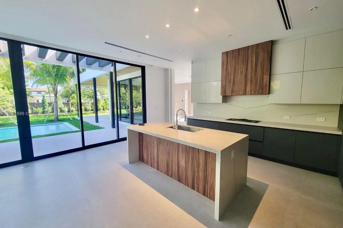 6250 SW 78th St, South Miami FL 33143