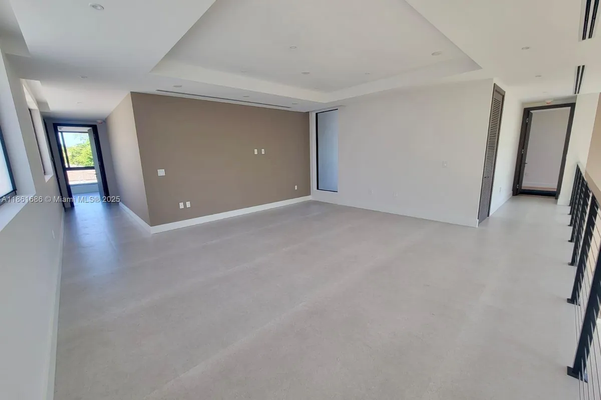 6250 SW 78th St, South Miami FL 33143