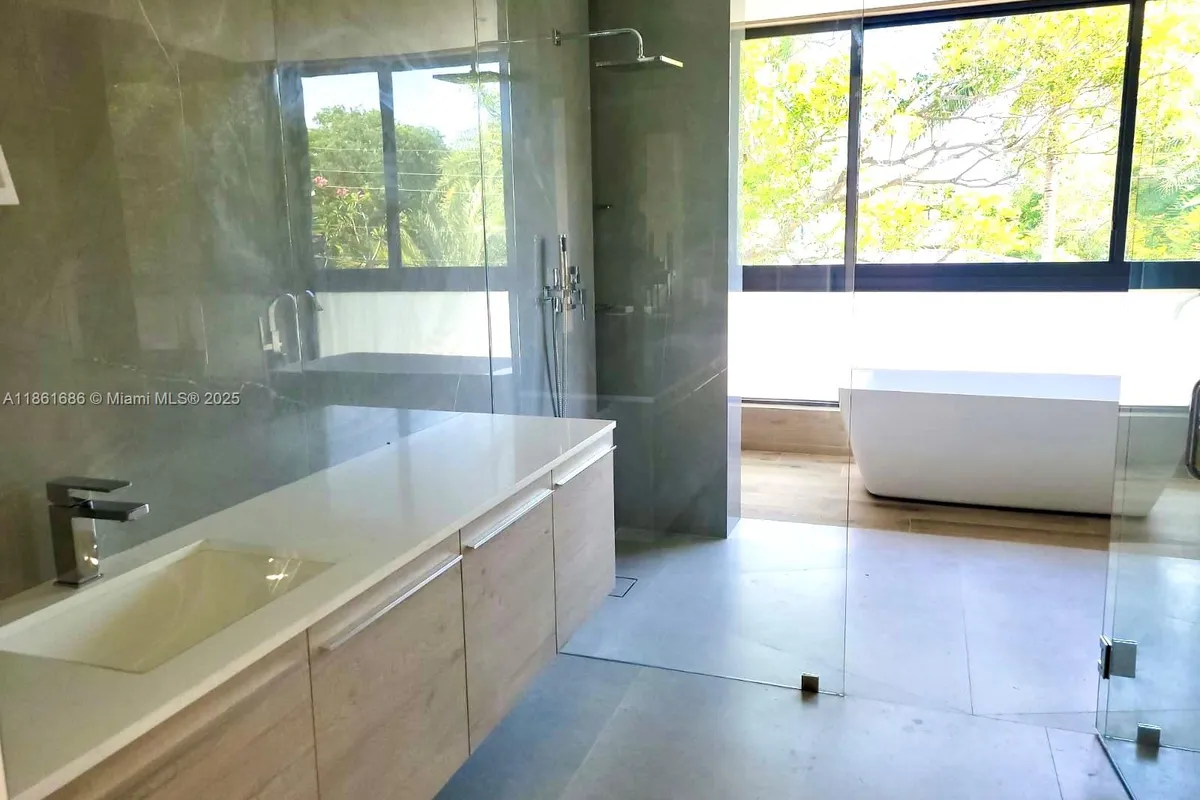 6250 SW 78th St, South Miami FL 33143