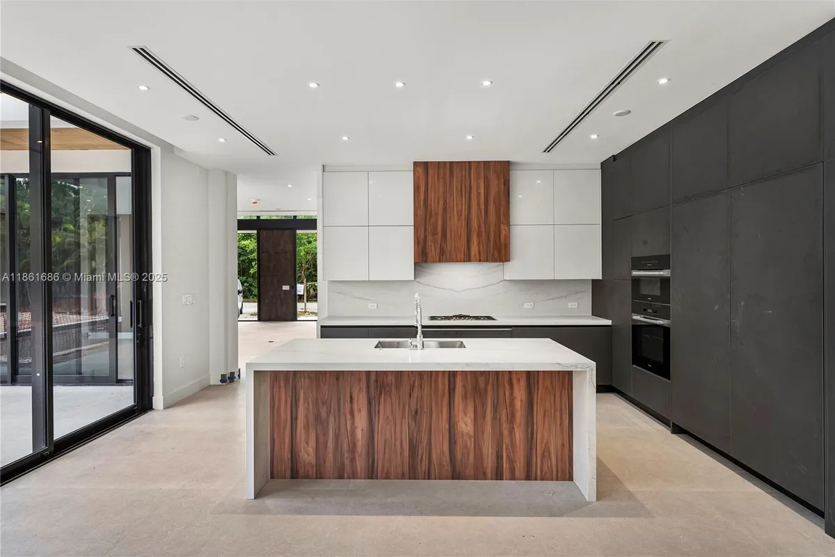 6250 SW 78th St, South Miami FL 33143