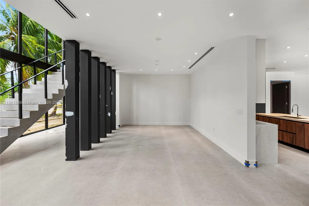 6250 SW 78th St, South Miami FL 33143