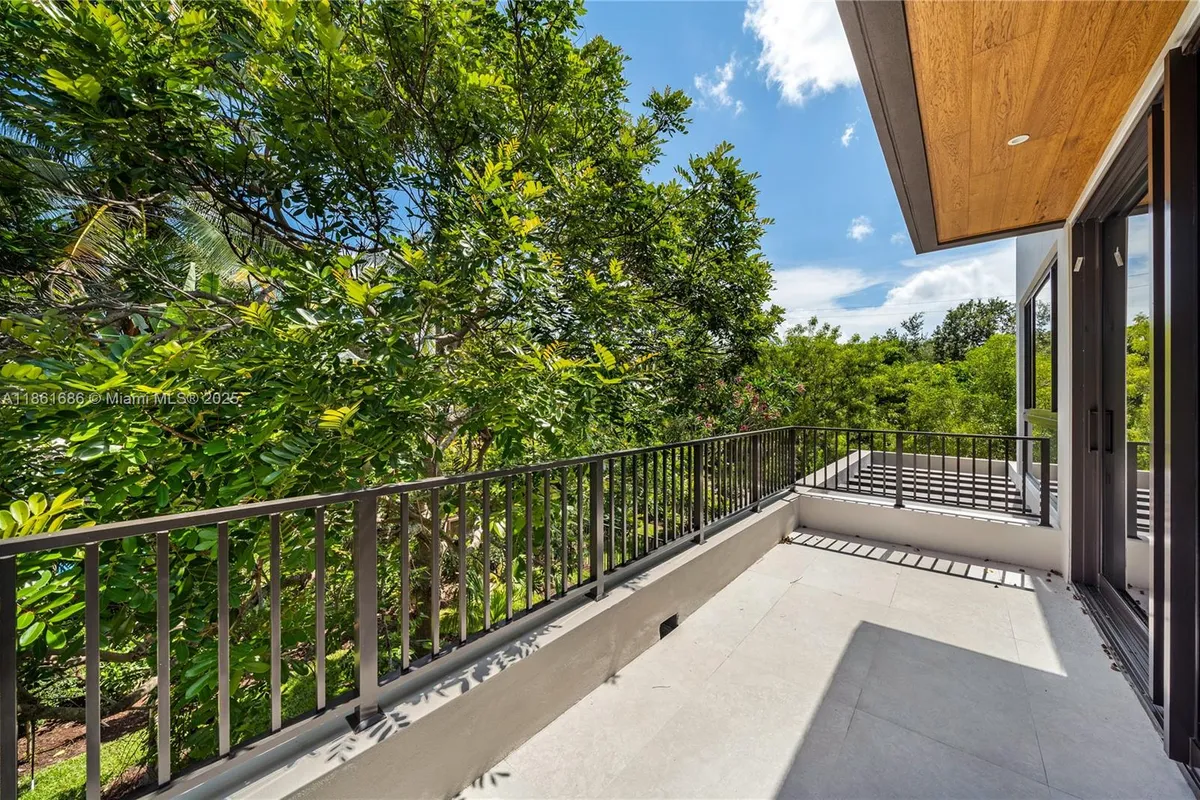 6250 SW 78th St, South Miami FL 33143