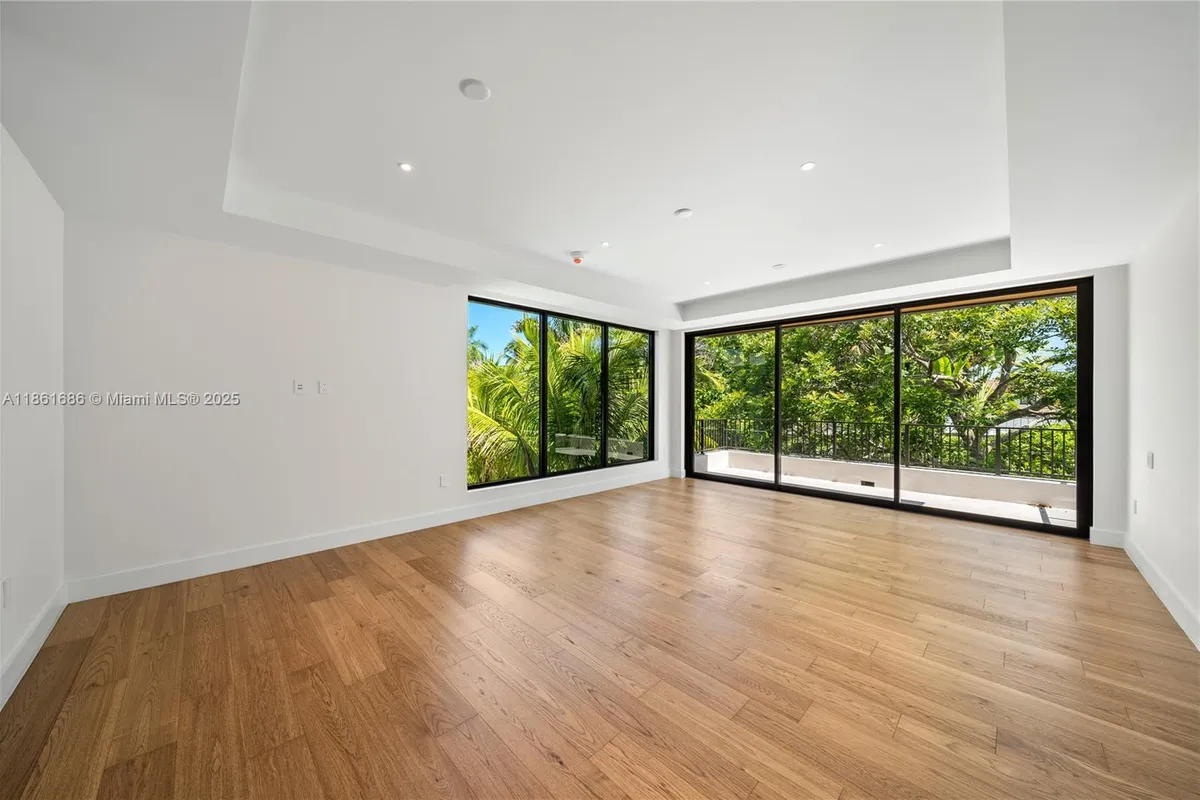 6250 SW 78th St, South Miami FL 33143