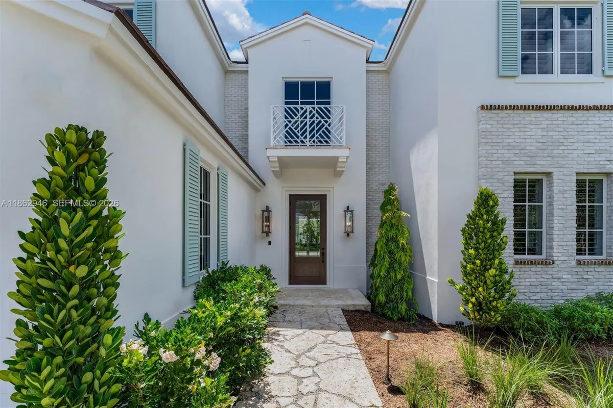 5950 SW 83rd St, South Miami FL 33143