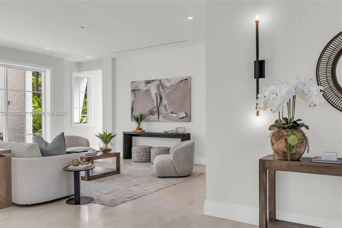 5950 SW 83rd St, South Miami FL 33143