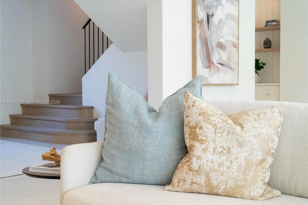 5950 SW 83rd St, South Miami FL 33143