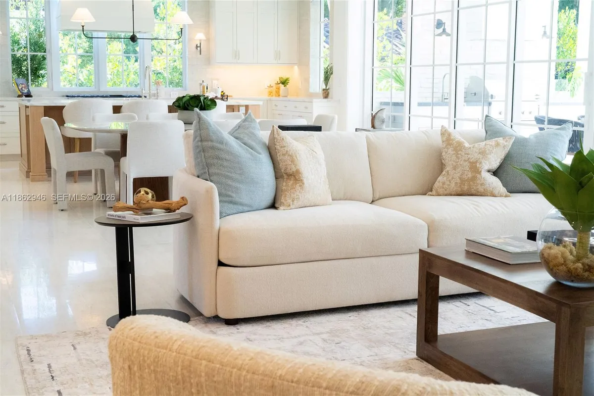 5950 SW 83rd St, South Miami FL 33143