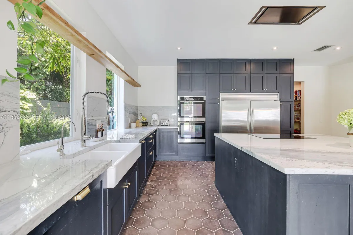 6910 SW 145th Ter, Palmetto Bay FL 33158