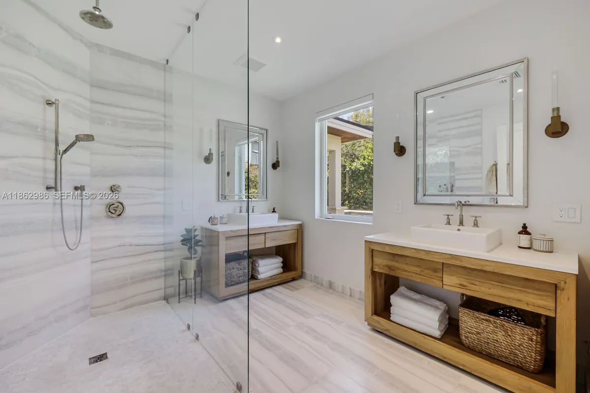 6910 SW 145th Ter, Palmetto Bay FL 33158