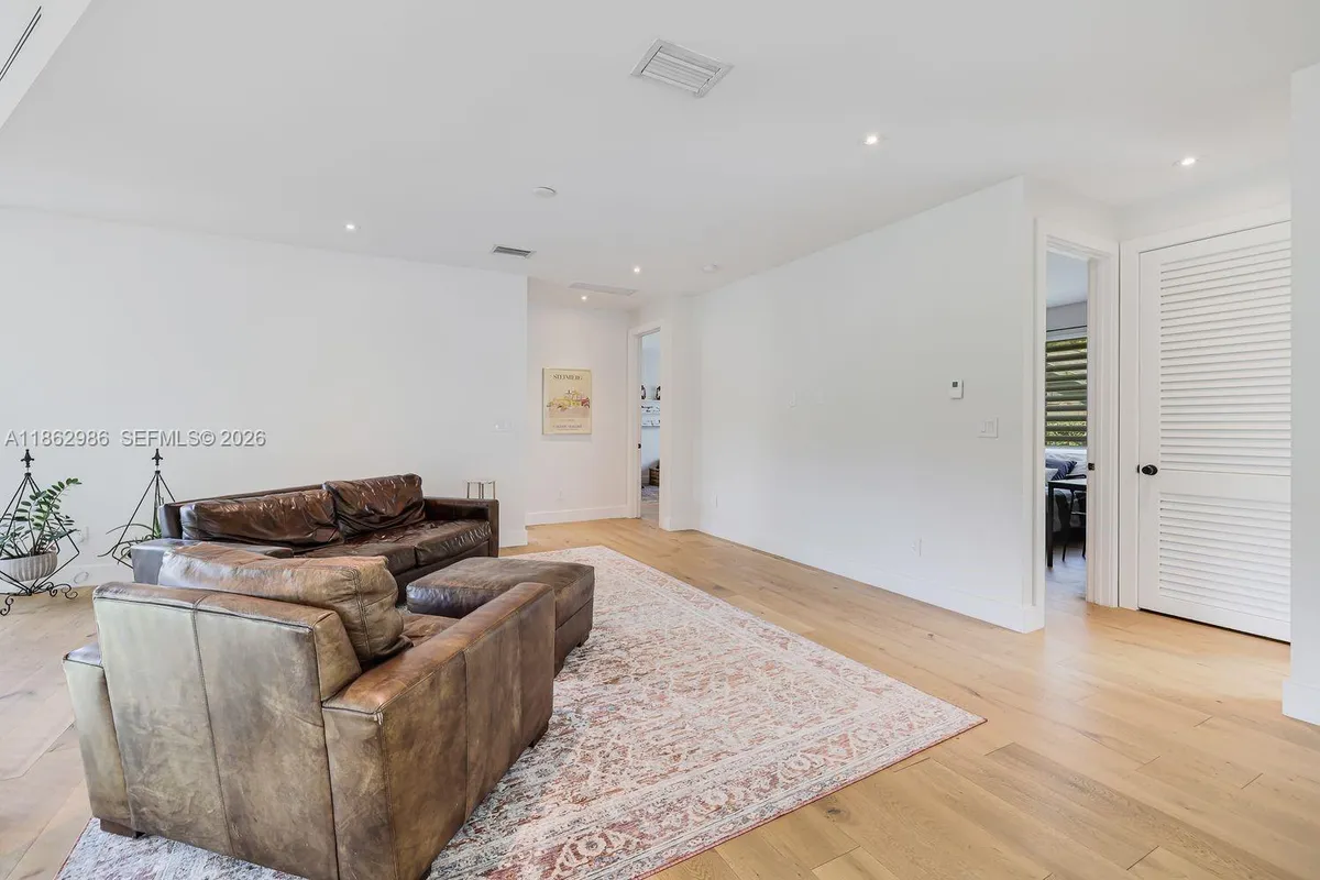 6910 SW 145th Ter, Palmetto Bay FL 33158