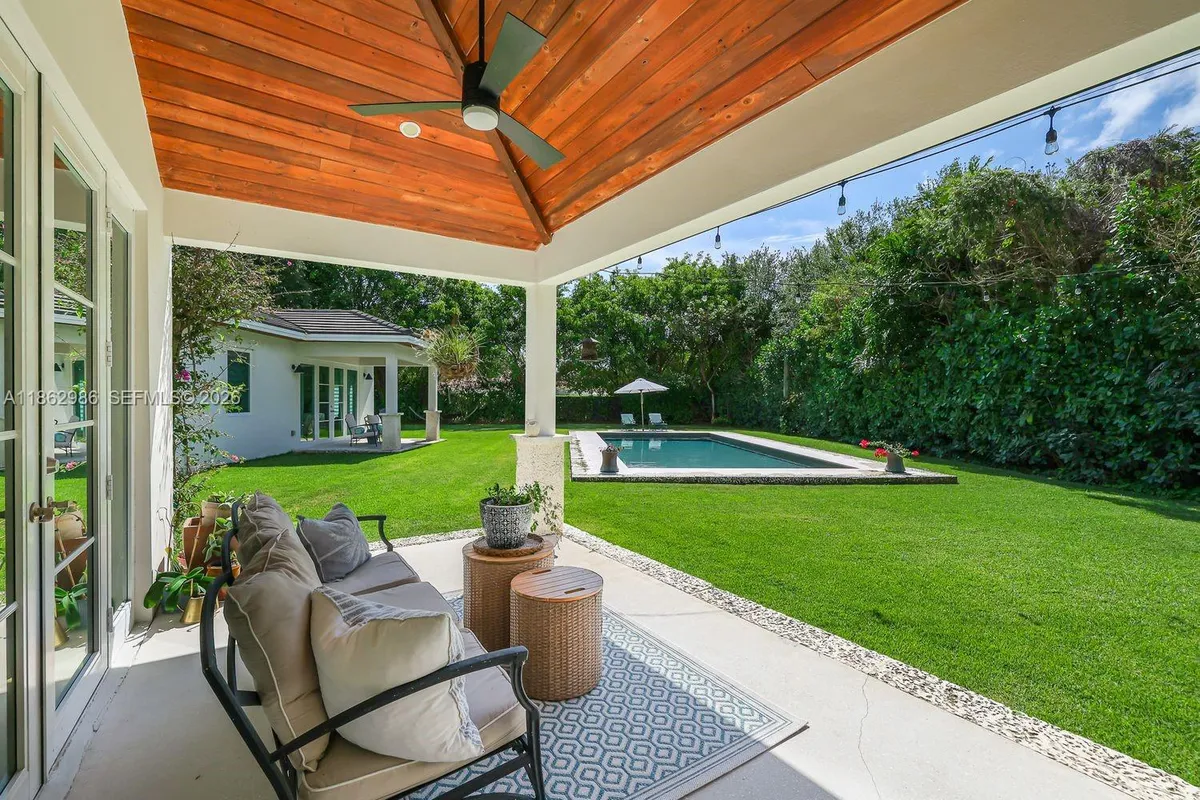 6910 SW 145th Ter, Palmetto Bay FL 33158