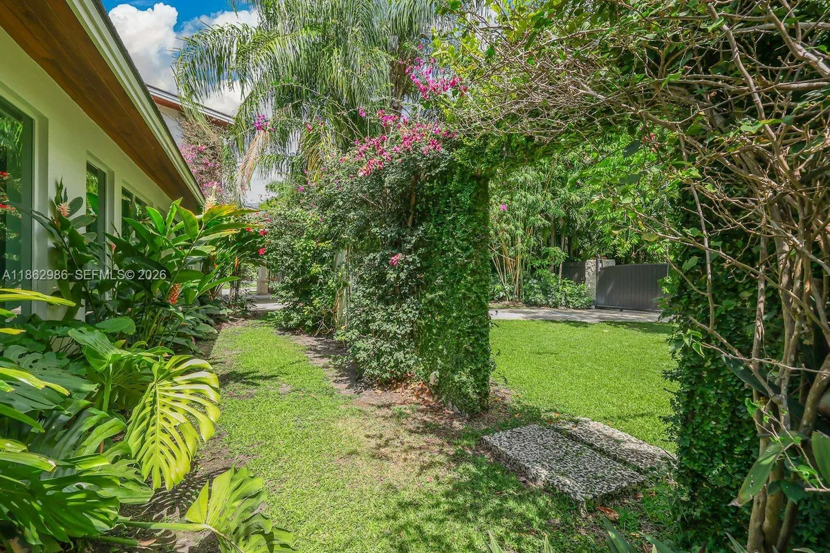 6910 SW 145th Ter, Palmetto Bay FL 33158