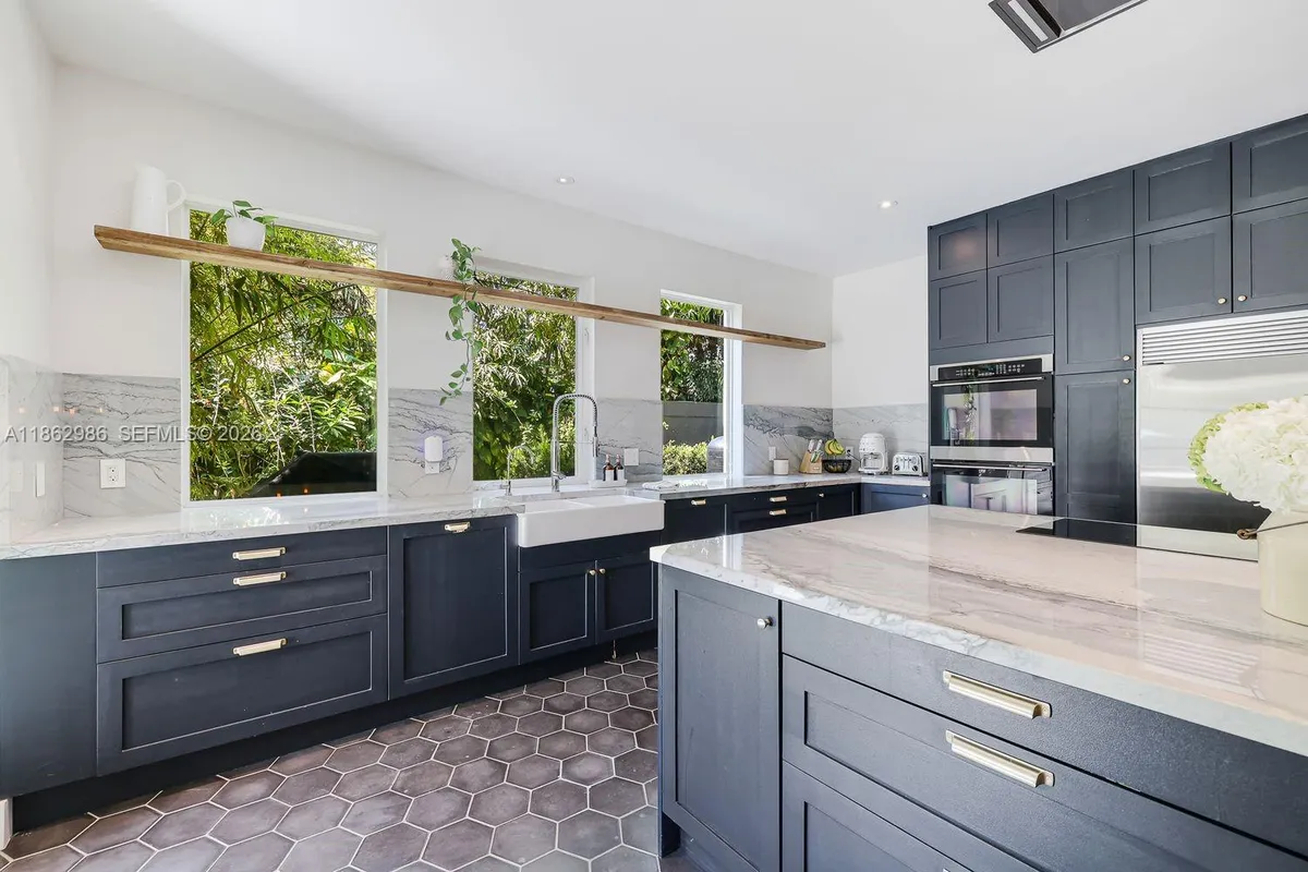 6910 SW 145th Ter, Palmetto Bay FL 33158