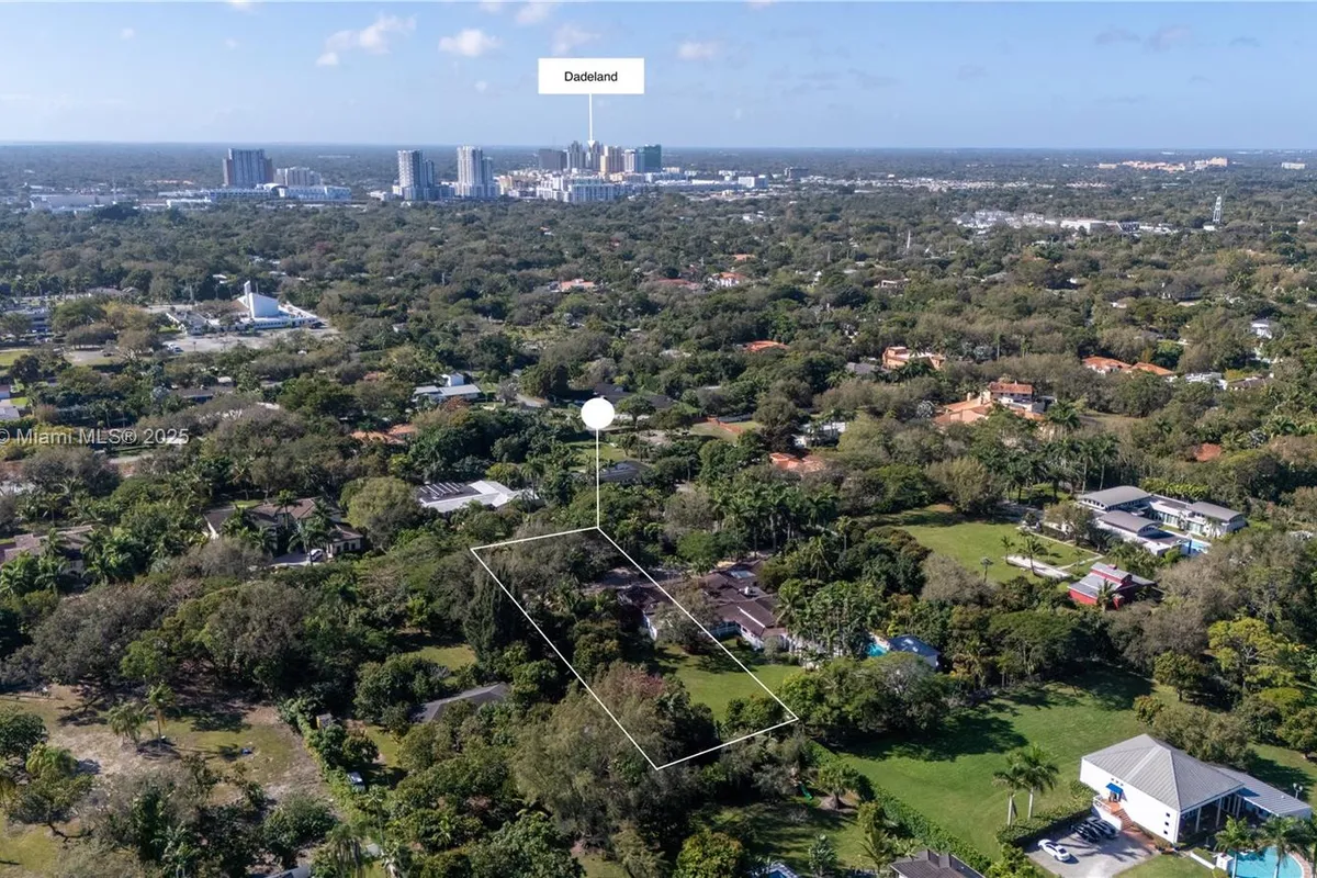 6767 SW 67th St, South Miami FL 33143