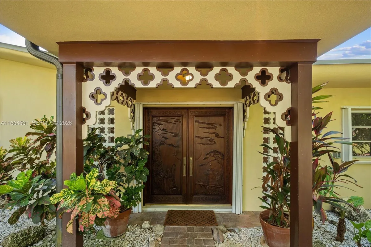 17625 SW 91st Ave., Palmetto Bay FL 33157