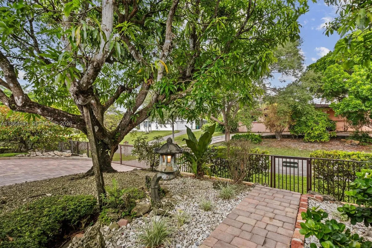 17625 SW 91st Ave., Palmetto Bay FL 33157