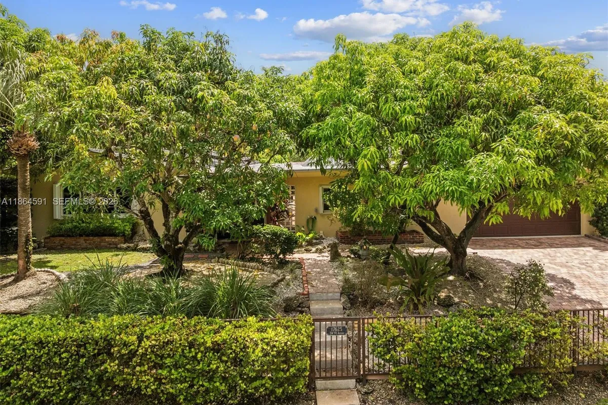 17625 SW 91st Ave., Palmetto Bay FL 33157