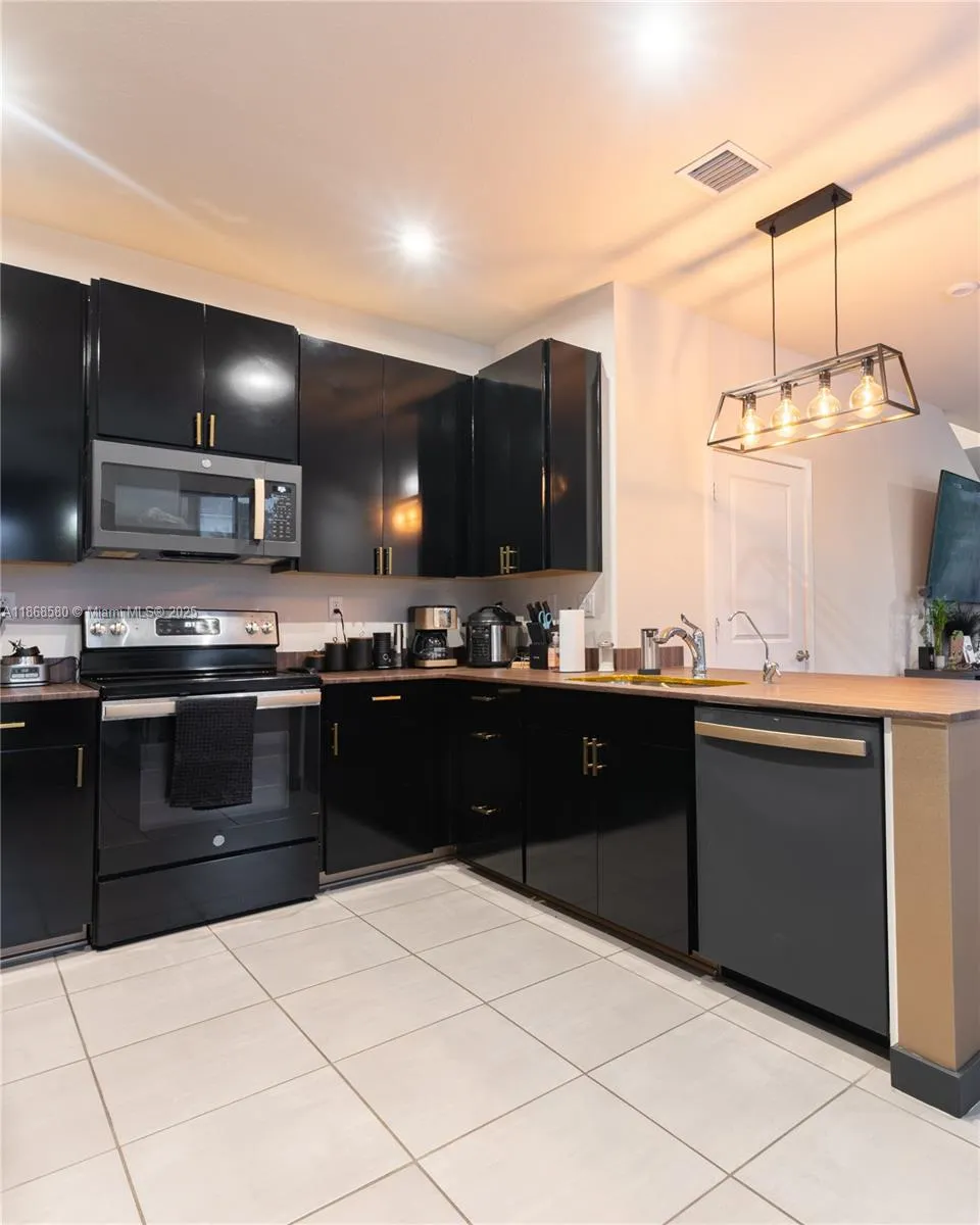 10807 SW 232nd Ter, Homestead FL 33032