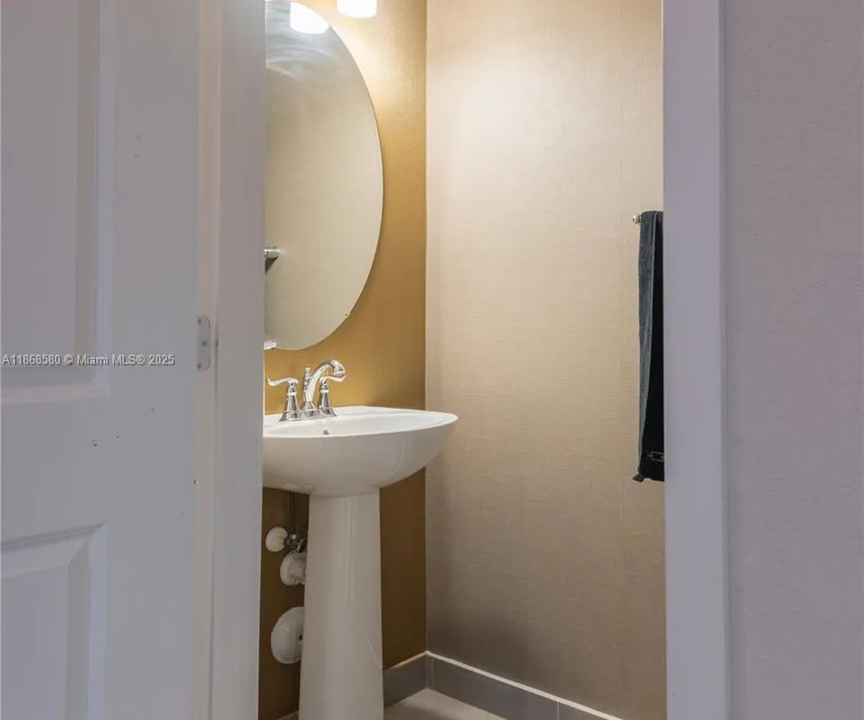 10807 SW 232nd Ter, Homestead FL 33032