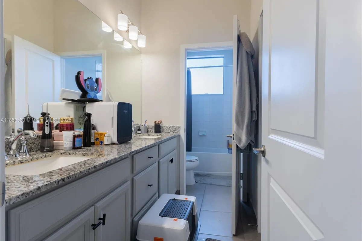 10807 SW 232nd Ter, Homestead FL 33032