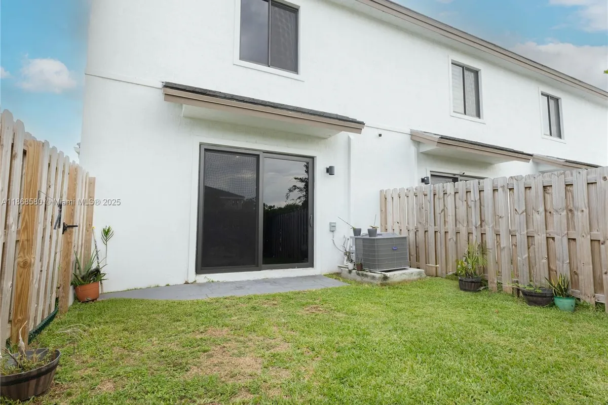 10807 SW 232nd Ter, Homestead FL 33032