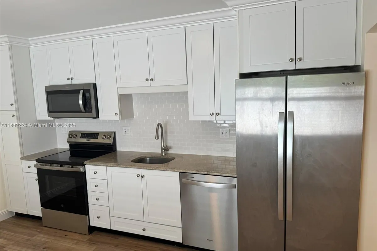 121 Linda Ln, Palm Beach Shores FL 33404