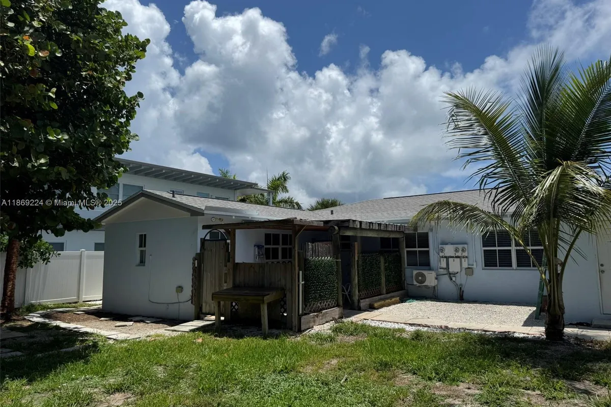 121 Linda Ln, Palm Beach Shores FL 33404