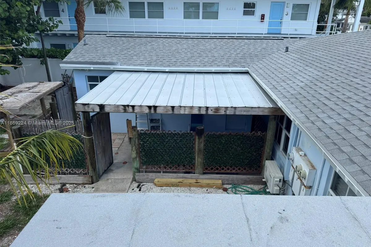 121 Linda Ln, Palm Beach Shores FL 33404