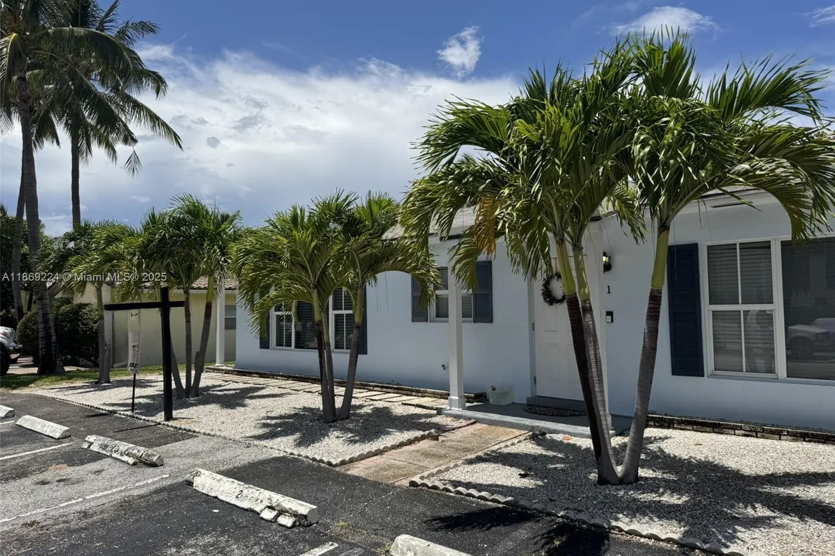 121 Linda Ln, Palm Beach Shores FL 33404