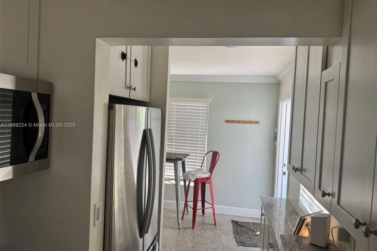 121 Linda Ln, Palm Beach Shores FL 33404