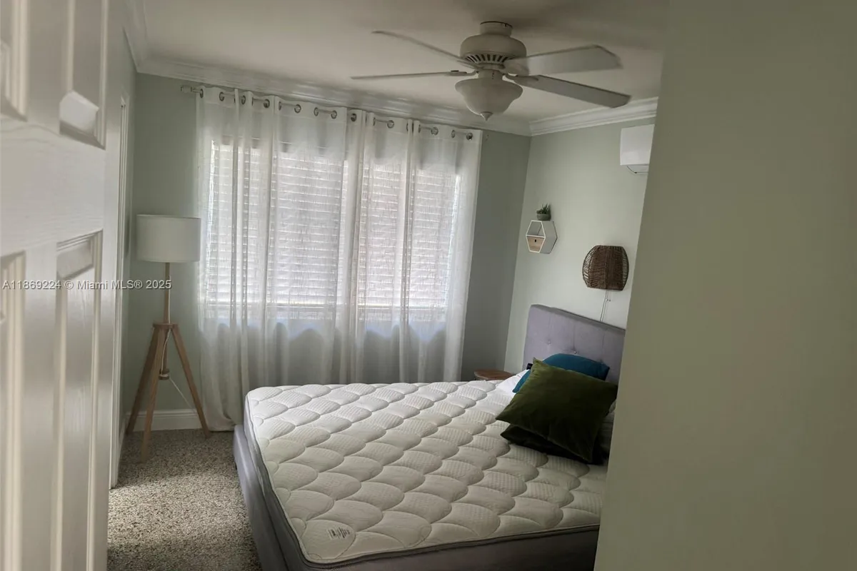 121 Linda Ln, Palm Beach Shores FL 33404