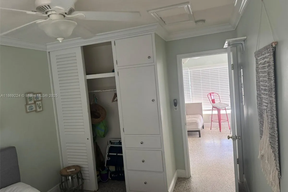 121 Linda Ln, Palm Beach Shores FL 33404