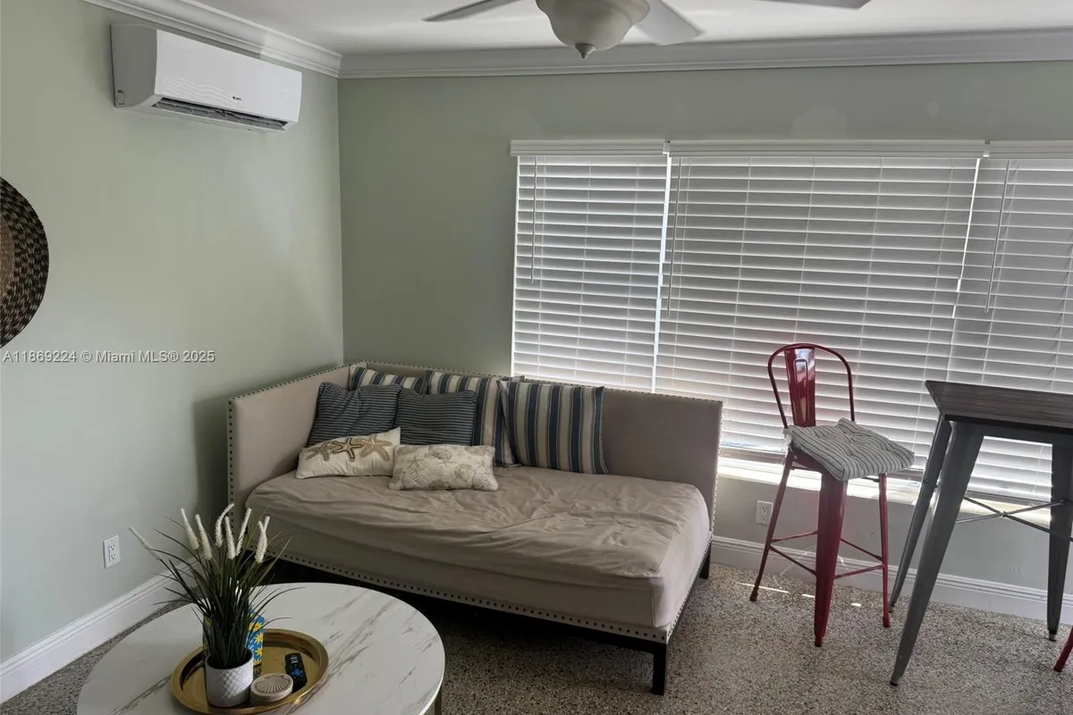 121 Linda Ln, Palm Beach Shores FL 33404