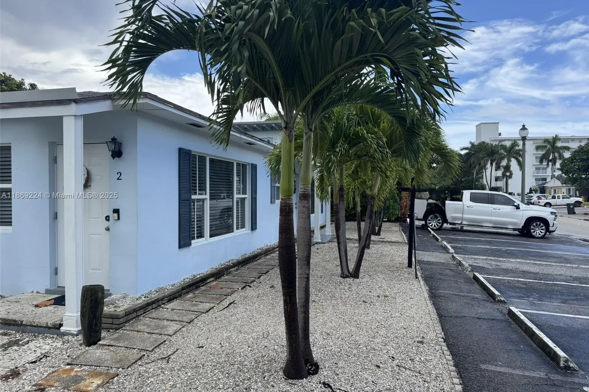 121 Linda Ln, Palm Beach Shores FL 33404