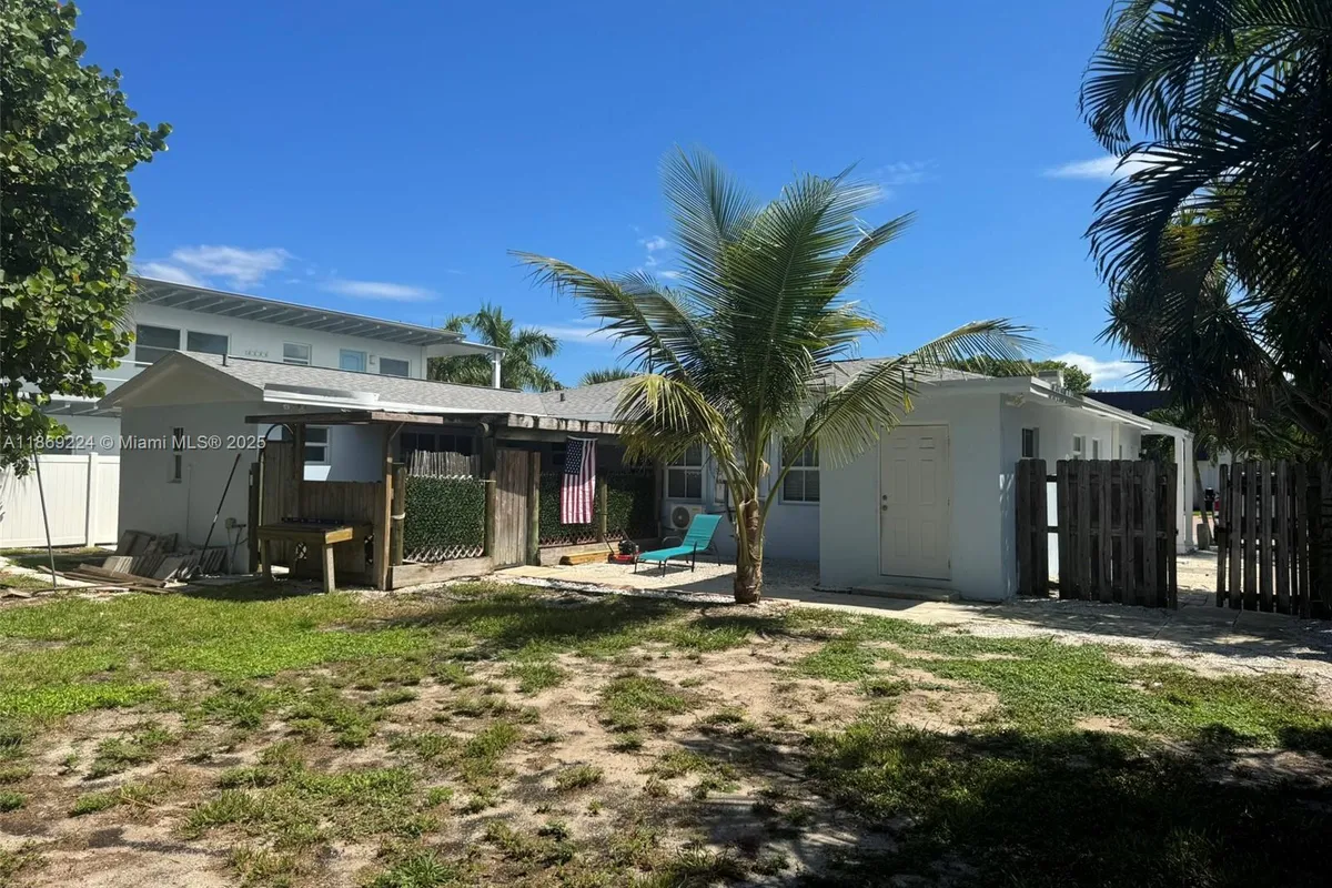 121 Linda Ln, Palm Beach Shores FL 33404