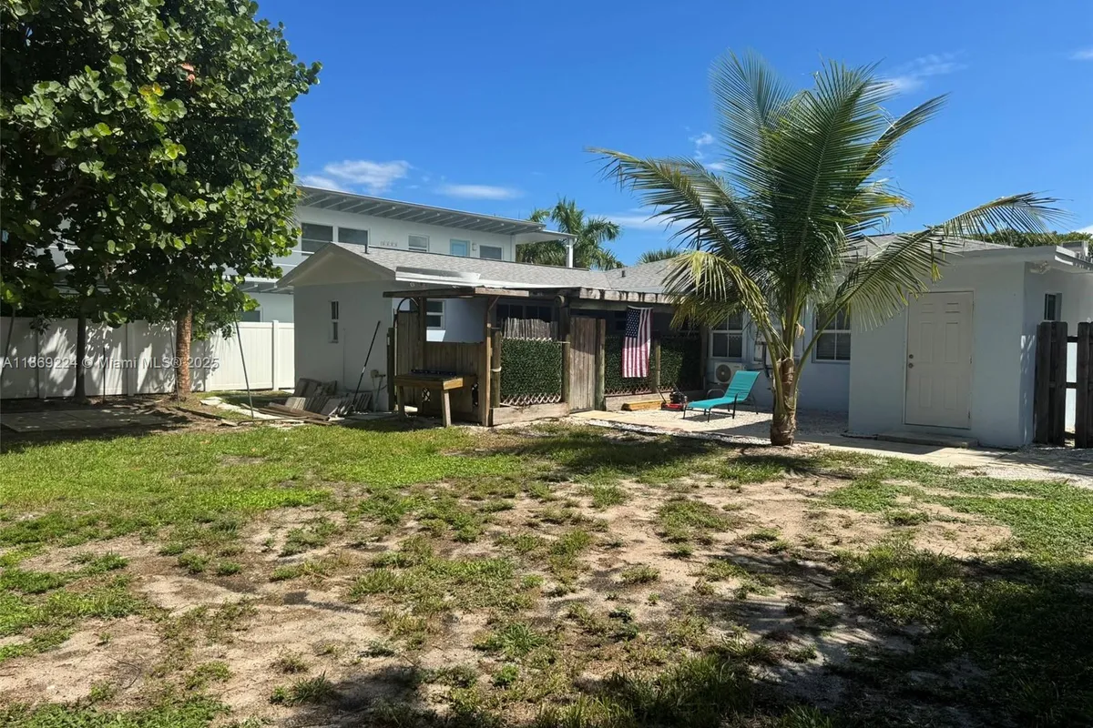 121 Linda Ln, Palm Beach Shores FL 33404