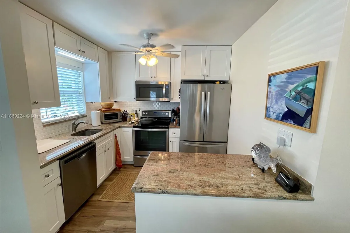 121 Linda Ln, Palm Beach Shores FL 33404