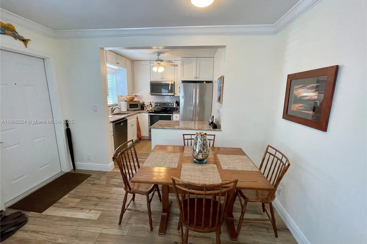 121 Linda Ln, Palm Beach Shores FL 33404