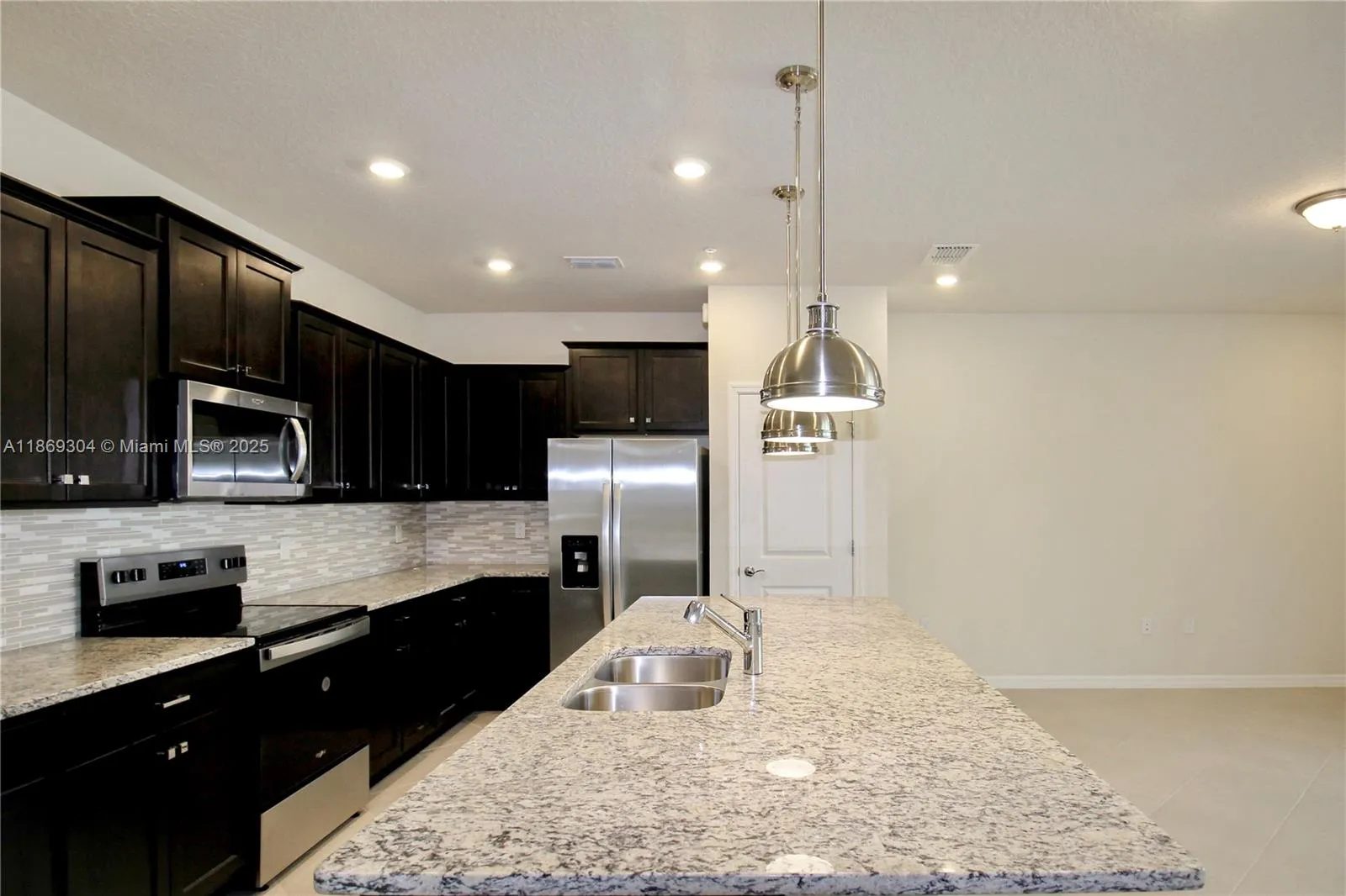 1258 Shoreside St, Clermont FL 34714