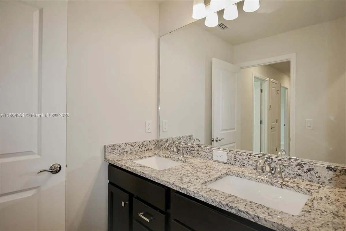 1258 Shoreside St, Clermont FL 34714