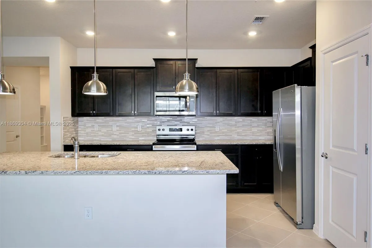 1258 Shoreside St, Clermont FL 34714