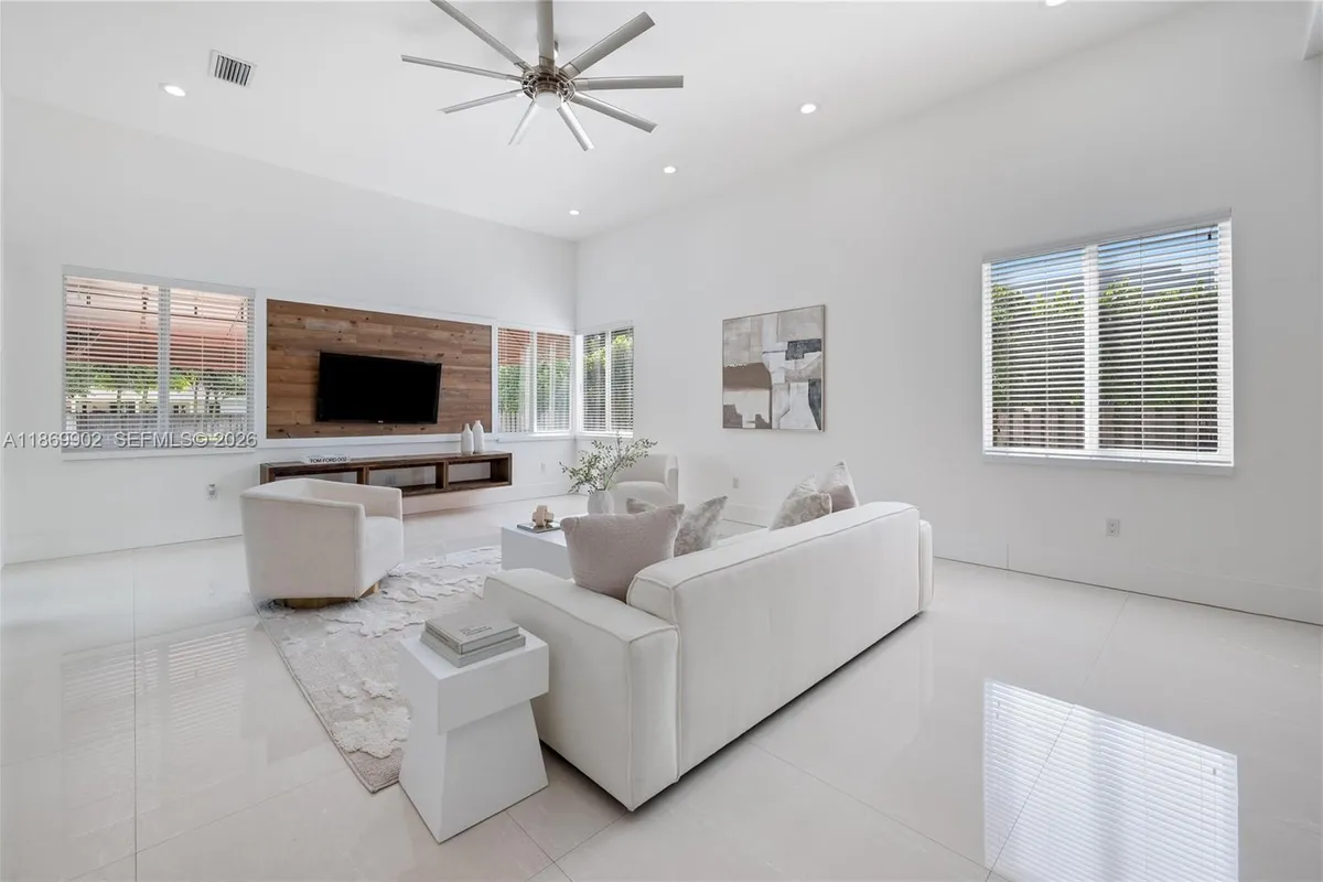 10703 SW 84th Ave, Miami FL 33156