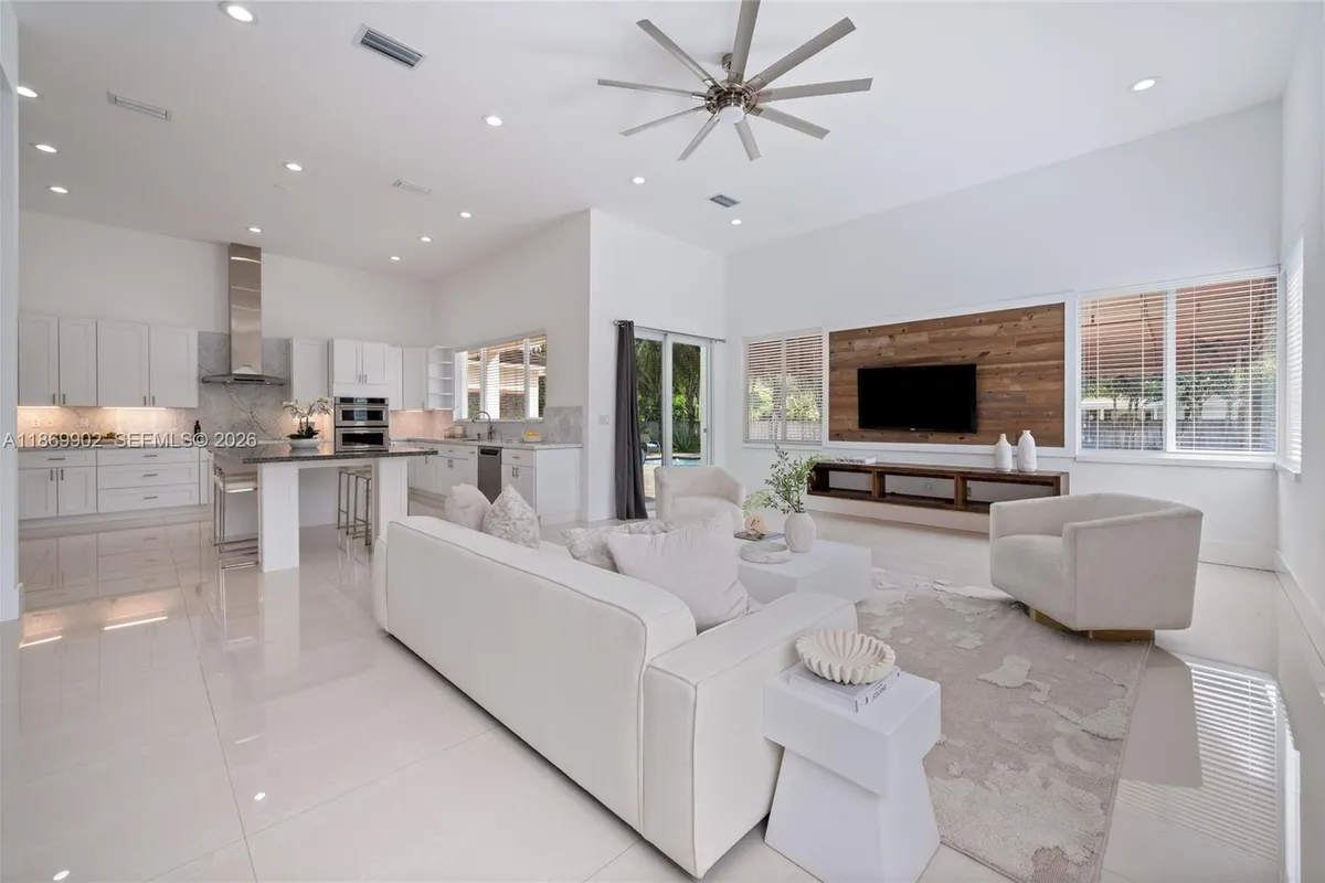 10703 SW 84th Ave, Miami FL 33156