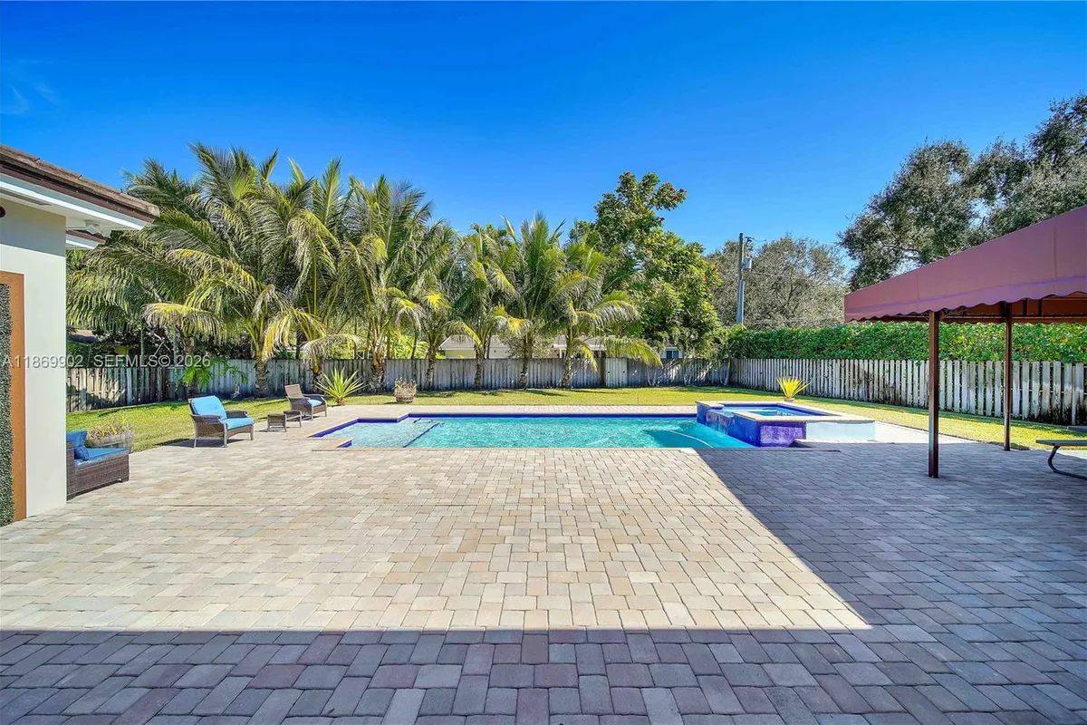 10703 SW 84th Ave, Miami FL 33156