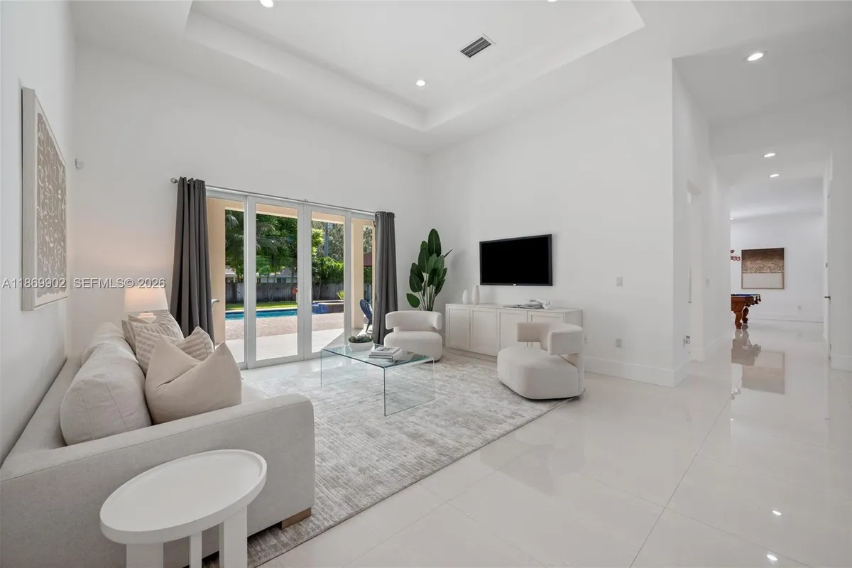 10703 SW 84th Ave, Miami FL 33156