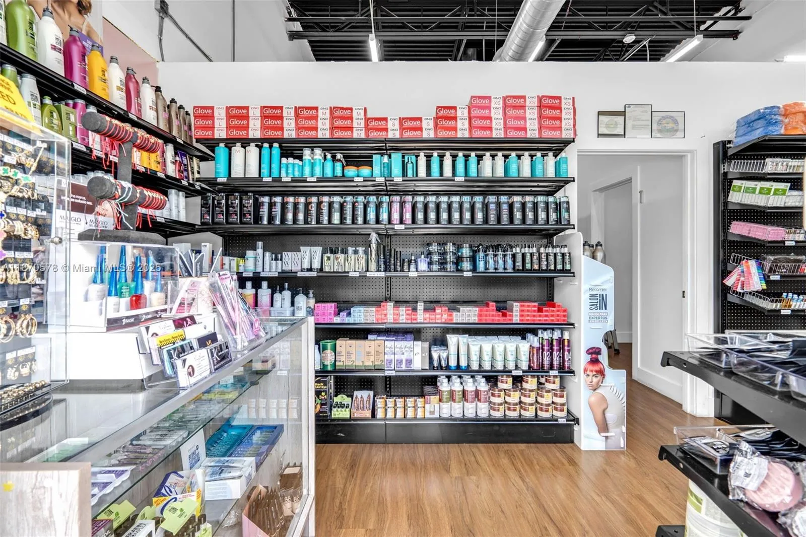 7801 NW 95 st, Hialeah Gardens FL 33016